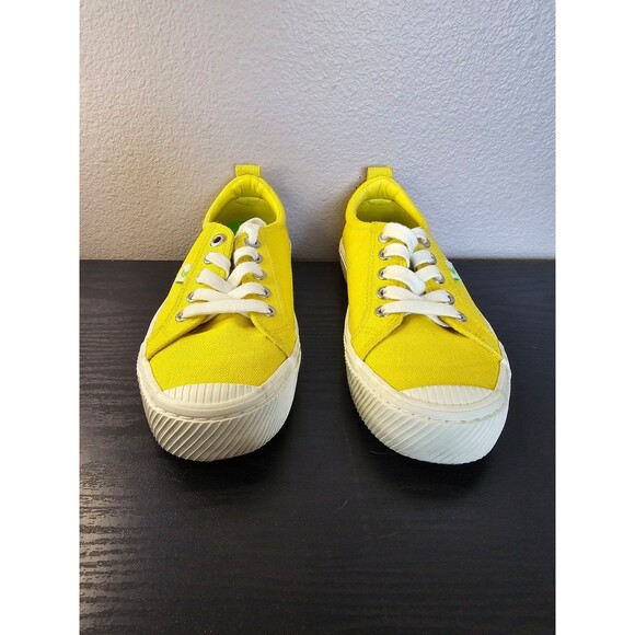 Yello Cariuma Oca low sneakers size 6 - Picture 3 of 12